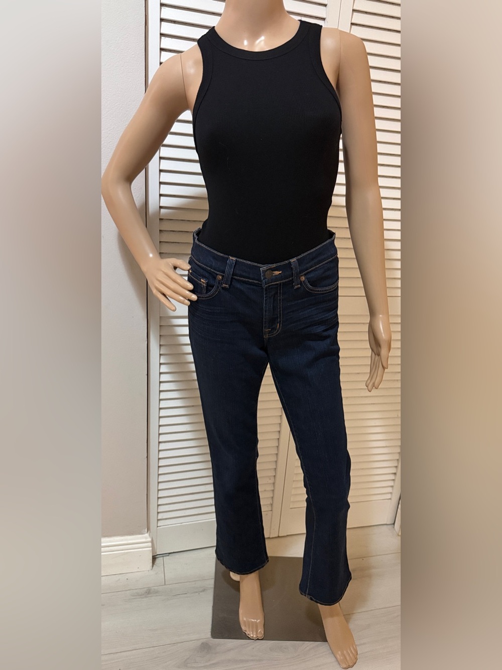 J Brand Dark Wash Cropped Flare Jeans – Size 27